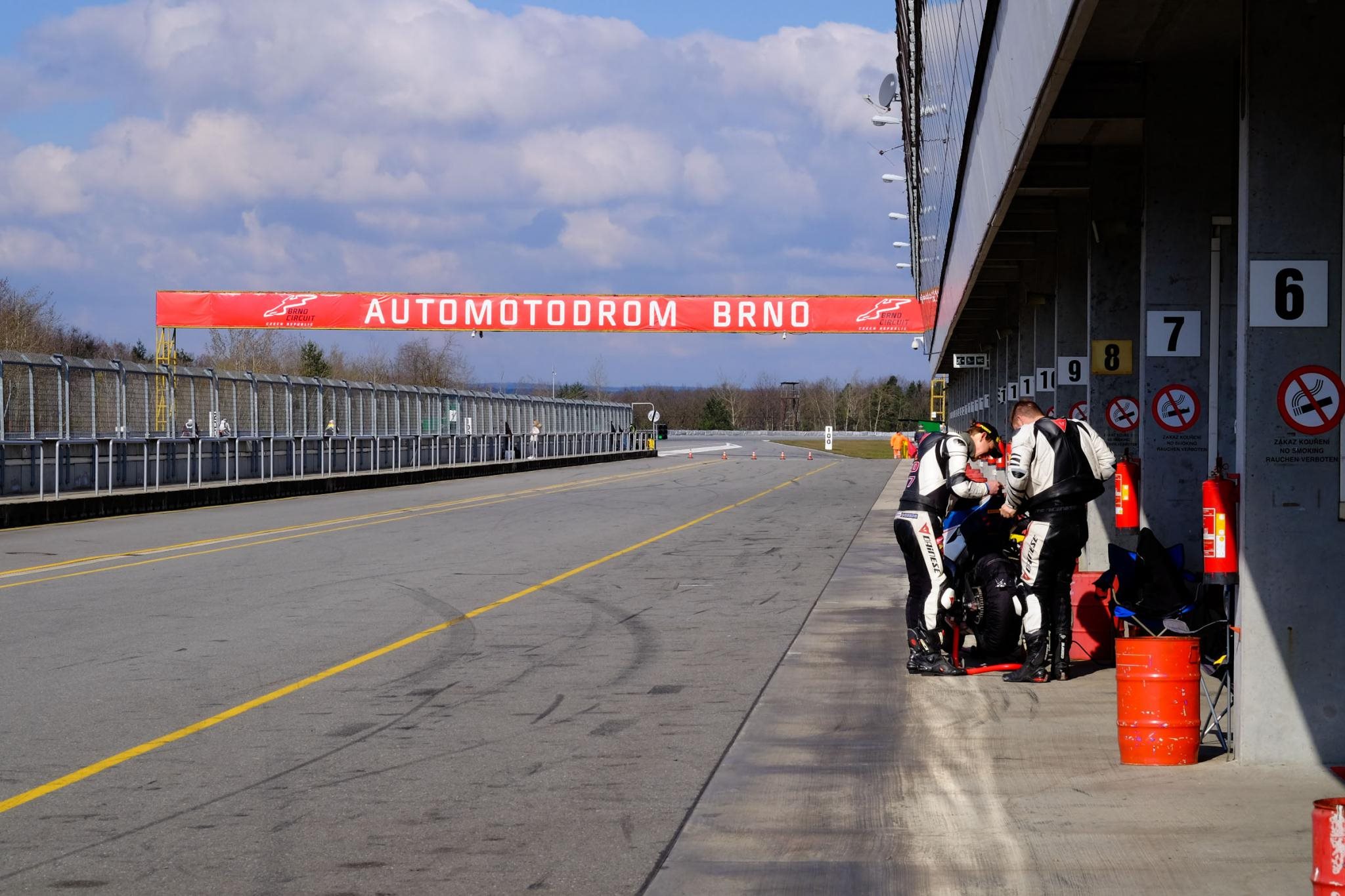 Motorrad Mieten Prag motorrad sport rennstrecke masarykring br 252 nn 1000ps at Motorrad Mieten Prag motorrad sport rennstrecke masarykring br 252 nn 1000ps at