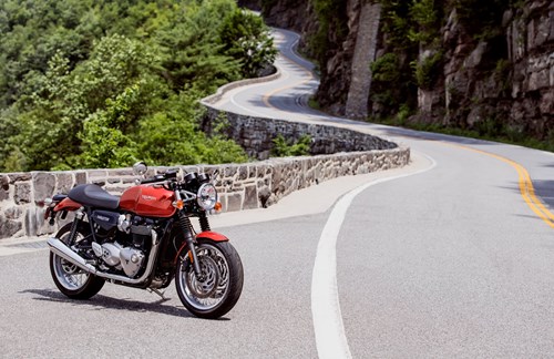 THRUXTON – 1.200€* KUNDENVORTEIL & 2 JAHRE KOSTENLOSE GARANTIE-VERLÄNGERUNG** SICHERN