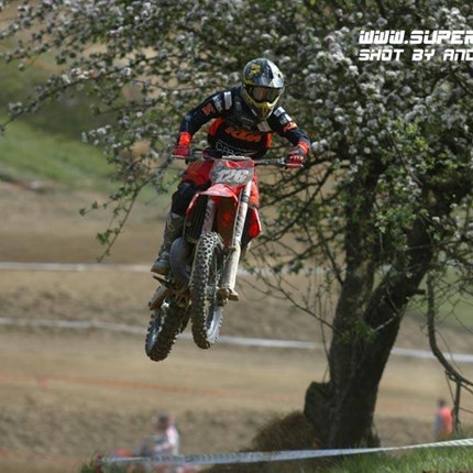 Jan WALTER - Paldau Schwieriges Rennen in Paldau! +++Rennbericht Auner MX 2T+++ Mit einem massiven Quali Problem (P23) bin ich heute in die Rennen gestartet! Lauf 1 : Wie schon so oft in dieser Saison hatte ich wieder Startschwierigkeiten in ...