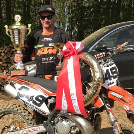 Roland Reisinger - Paldau Roland Reisinger mit Blitzcomeback zum Sieg beim Auner 2-Takt Open Race in Paldau! Der 32-jährige Hartberger feierte mit zwei Laufsiegen bei seinem Blitzcomeback den Doppelsieg im Auner 2-Takt Race in Paldau. Der Team Aune...