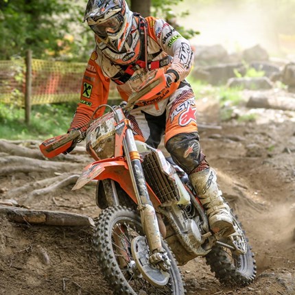 Mario Hirschmugl - Enduro ÖM Red Bull Aufholjagd endet auf Platz 4! Heute fand das nächste Aufeinandertreffen der ÖM-Elite am Red Bull Ring in Spielberg/ST statt. Mit am Start der Kapfensteiner KTM Euro Motors Graz Pilot Mario Hirschmugl welcher nach einer tol...