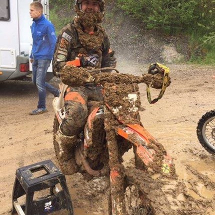 Markus Hirtl - Weyer Gestern fand in Weyer bei extremsten Bedingungen das nächste Rennen zur österreichischen Meisterschaft statt. In der Qualy konnte ich mich mit Platz 14 sehr gut für die Rennen qualifizieren. Im ersten Lauf hatte ich einen ...