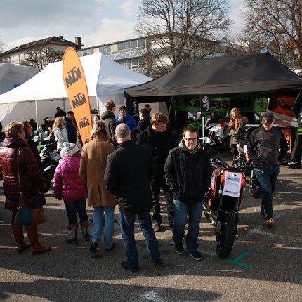 Auto & Motorradmarkt Pforzheim 2016 Autos?? Egal ob "Automarkt", wir gesellen uns mit unseren Kawasaki & KTM-Motorrädern unter die Autos und freuen uns auf Euch...bei hoffentlich schö...