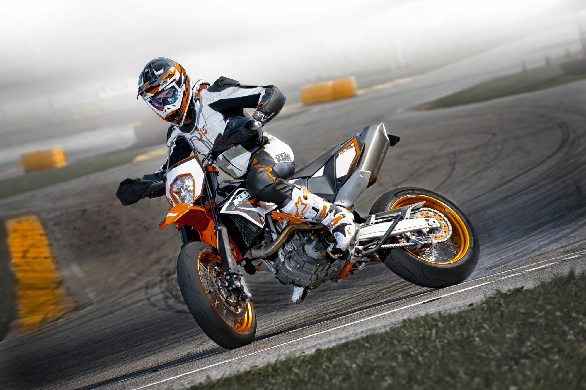 KTM 690 SMC R - Alle technischen Daten zum Modell 690 SMC R von KTM