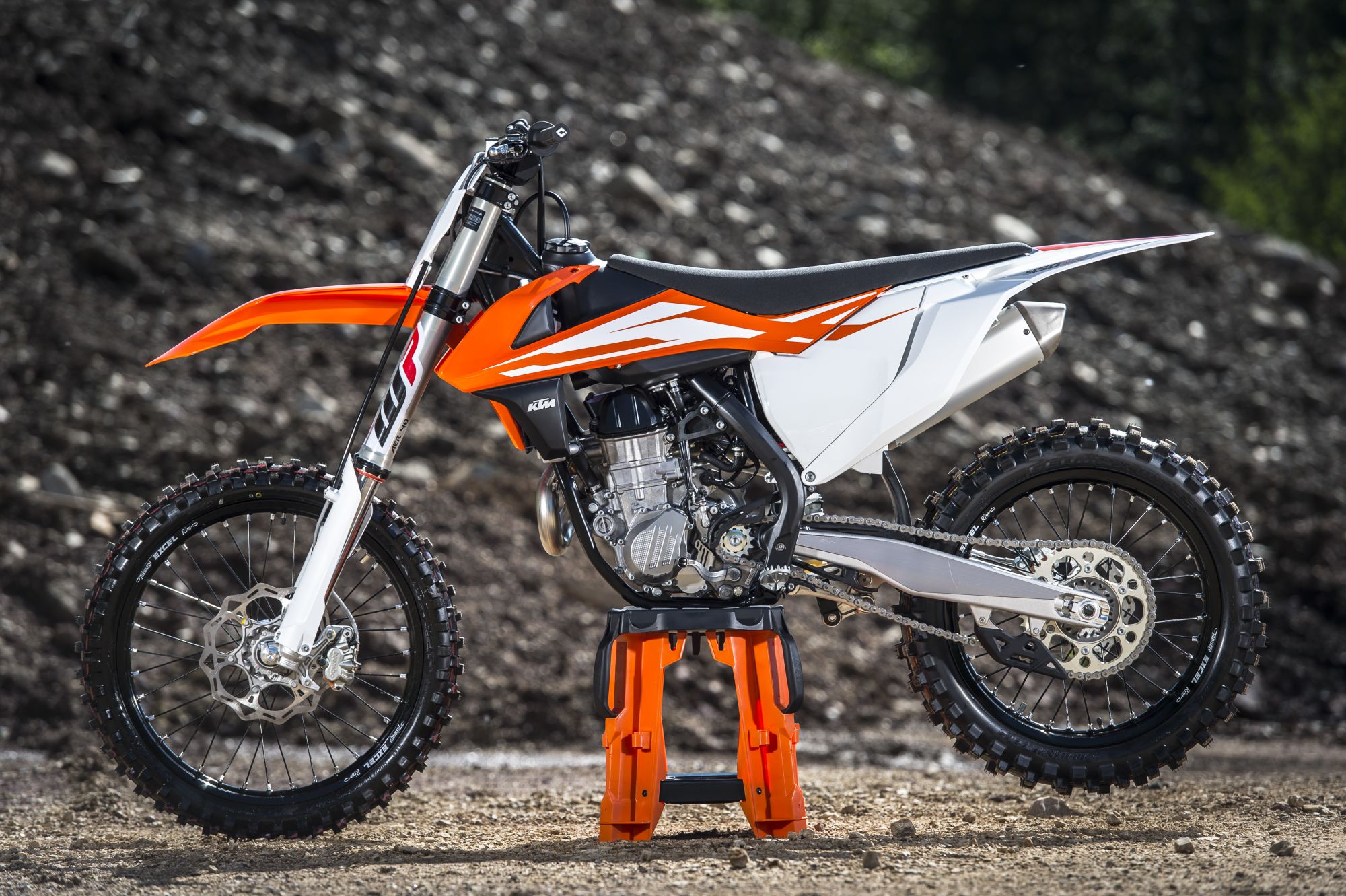 KTM 450 SXF Alle technischen Daten zum Modell 450 SXF von KTM