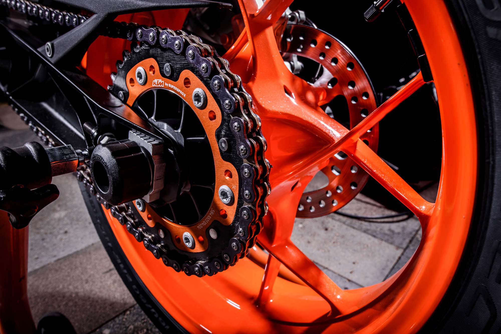 KTM 690 Duke R Bilder und technische Daten KTM 690 Duke R Bilder und technische Daten