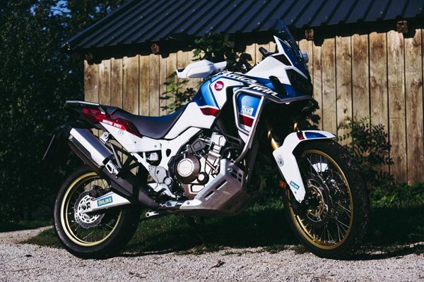 STF - ÖHLINS CRF 1000 Africa Twin Testbericht von 1000PS online