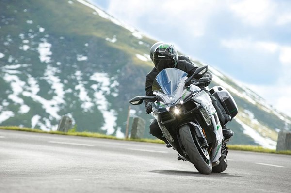 Die neue Ninja H2 SX SE+: Der beste Kompressor für die Tour
