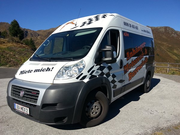 Motorradtransporter für 3 Bikes für eine geilen Trip mieten!