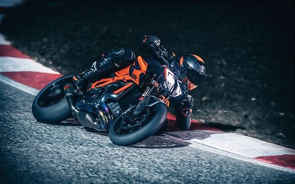 KTM PRÄSENTIERT BEI DER EICMA 2019 EIN SCHLAGKRÄFTIGES MODELL-TRIUMVIRAT