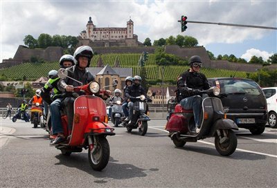 Motorrad Club Würzburg 1 kiliani rollerausfahrt im sommer 2012 Motorrad Club Würzburg 1 kiliani rollerausfahrt im sommer 2012