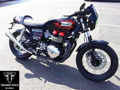 Wir haben die Thruxton für EMP im fetten Rock-Style umgebaut