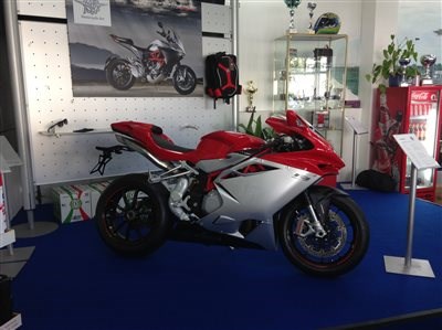 MV Agusta F4 und F4RR MY2015