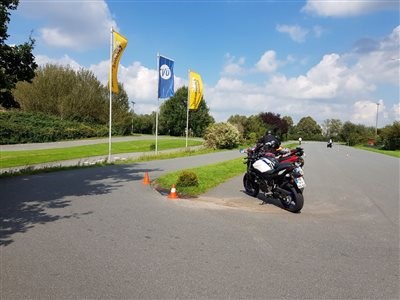 Fahrsichertstraining ADAC
Hallo ihr Lieben,
endlich Bergfest! Das heißt die Woche ist schon halb rum und das Wochenende... Weiter >>