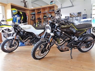 HUSQVARNA VITPILEN & SVARTPILEN 401 RANGE -->mbMotoparts / Kirchberg - Tirol >>>HUSQVARNA VITPILEN & SVARTPILEN 401>>>SIMPLE.PROGRESSIVE.
Ab sofort bei uns zu bestaunen
Besichtigung und Pr... Weiter >>