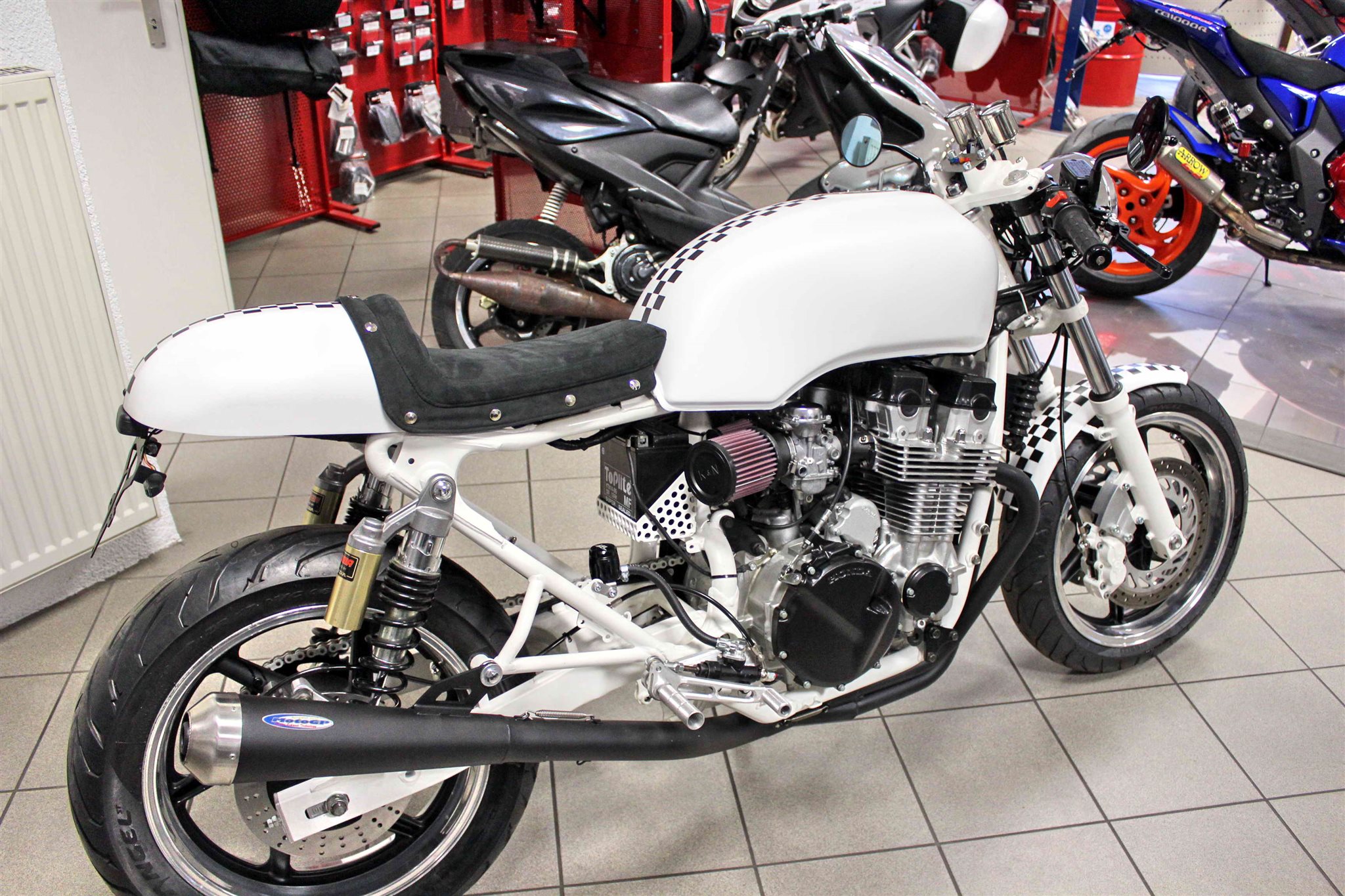 Umgebautes Motorrad Honda CB 750 Sevenfifty von Autound