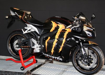 Honda CBR 600 RR Serienmotorrad