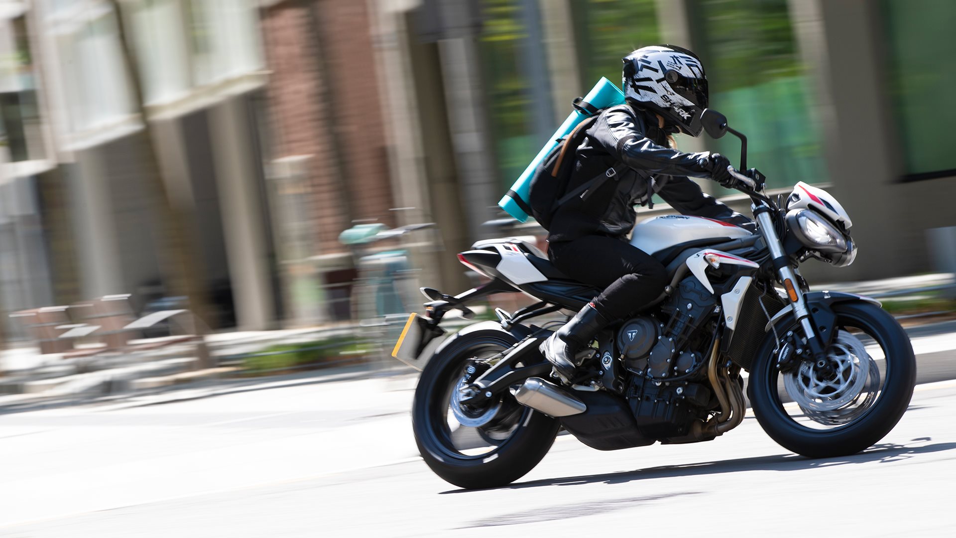 NUEVA STREET TRIPLE S