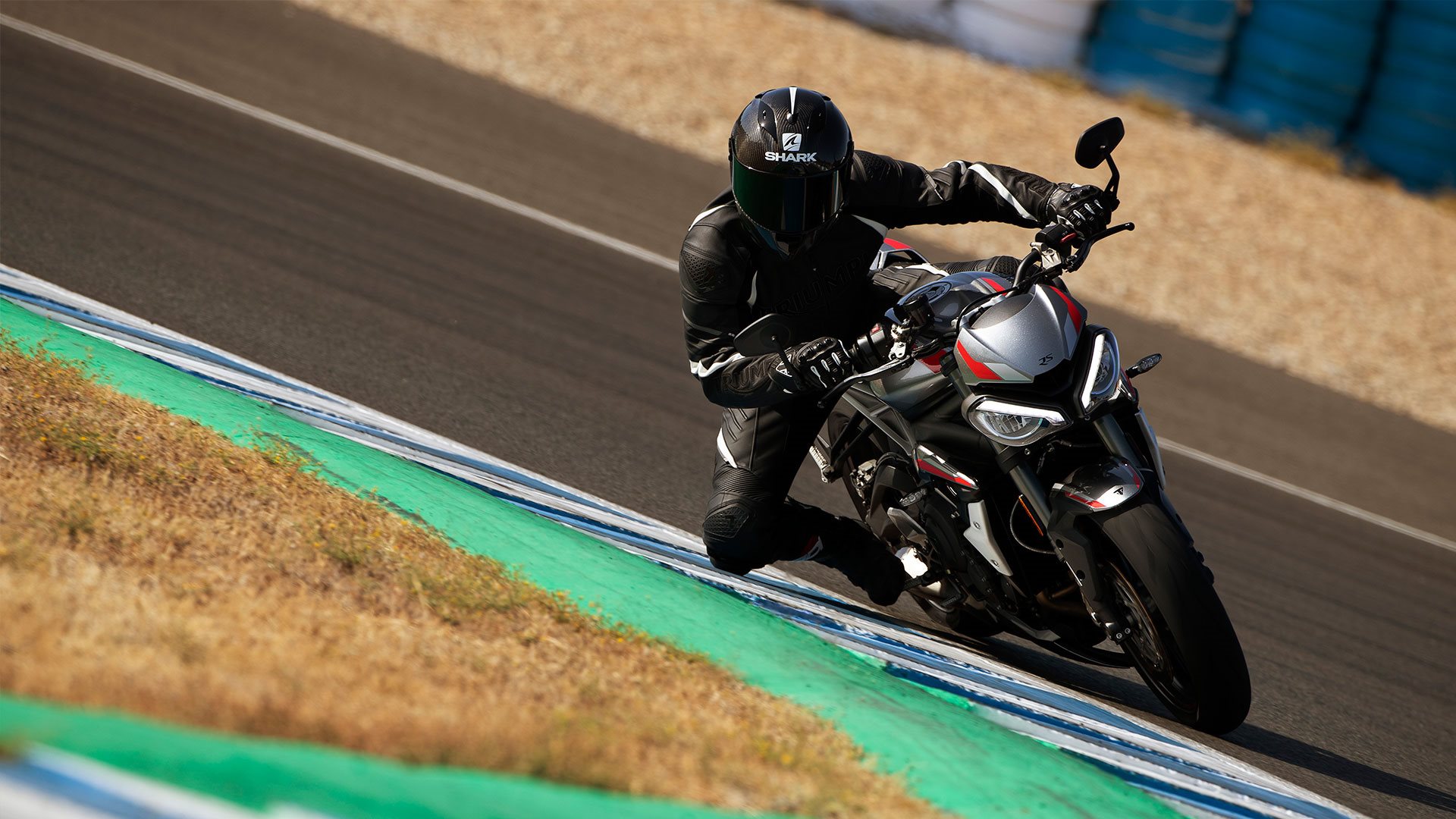 DIE BRANDNEUE STREET TRIPLE RS