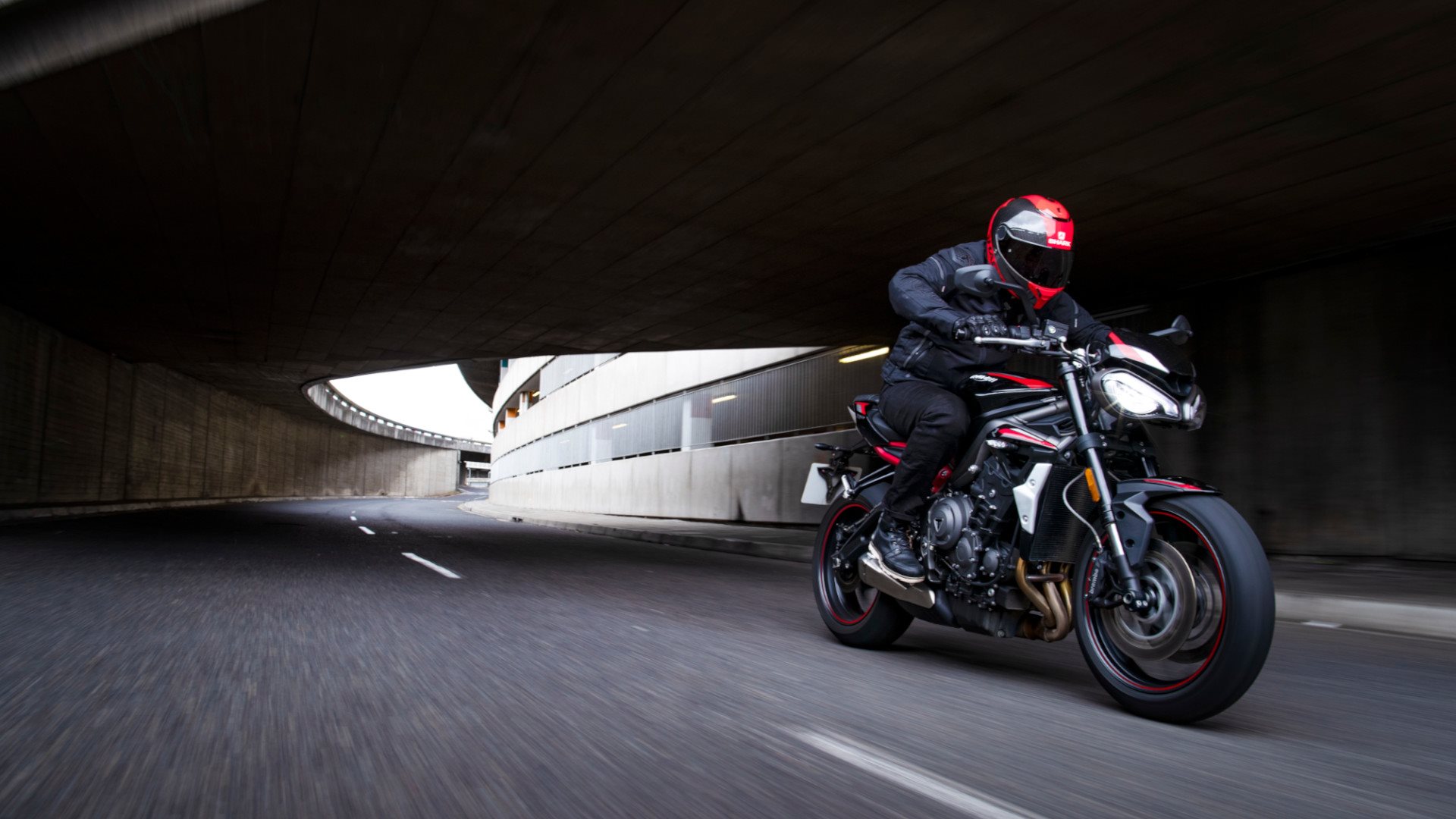 DIE BRANDNEUE STREET TRIPLE R