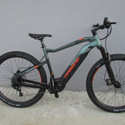 Haibike SDURO HardNine 8.0 SDURO Hardnine 8.0, 500Wh, 29", Gr.XLRahme: Aluminium 6061Farbe: matt - schwarz/olive/orangeMotor: Bosch Powertube, 250W, 25km/hDisplay: Bosch PurionBatterie: Bosch Power Tube, 500WhLadegerät: Bosch Schnellladegerät 4AScha...