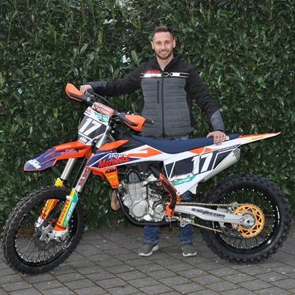 Christian Neubauer auf eine KTM 450 SX-F 2019 :)Rennbericht Wohlen 13.04.2019 von unserem Teamfahrer Christian Neubauer !!!Am 13.04.2019 startete offiziell die SAM Rennsaison 2019 in Wohlen.Mit seinem neuen Team, Motobike KTM Racing, ging Ch...