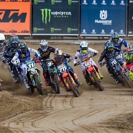 Rene Hofer - EMX 250 Lommel EMX 250 Lommel/BELDas siebte Rennen zur 250ccm Europameisterschaft fand vergangenes Wochenende im Sandkasten von Lommel statt. Die Strecke in Belgien stand, wie auch bei allen anderen MX Profis, natürlich fix im Kalender d...