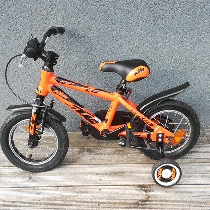 KTM Kinderfahrrad 1.12 Cooles Kinderfahrrad KID 1.12Das Fahrrad ist wie neu.NUR € 150,--