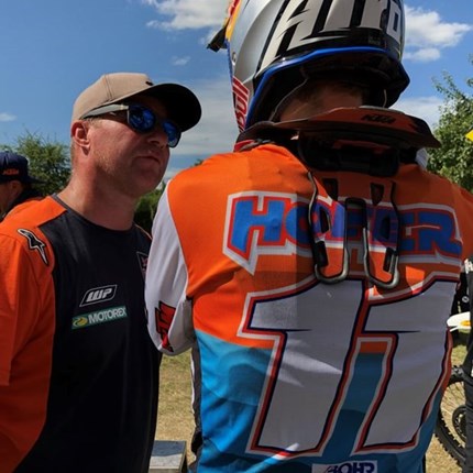 Rene Hofer - ADAC Youngster Cup Gaildorf ADAC Youngster Cup Gaildorf:Mit Gaildorf war dieses Wochenende eine der schönsten Strecken im Jahr Schauplatz zur ADAC MX Masters Serie. Qualy: P1Lauf: Ich erwischte keinen optimalen Start, lag aber dennoch nach der e...