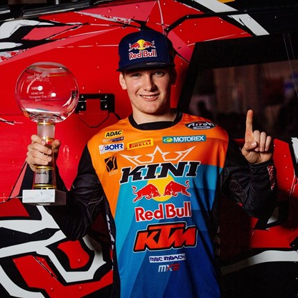 Rene Hofer - ADAC MX Youngster Cup Champion 2019 Rene Hofer zum ADAC Youngster Cup Titel 2019Das Finale zur ADAC MX Masters Serie ging am vergangenen Wochenende in Holzgerlingen über die Bühne. Bei noch zwei ausstehenden Wertungsläufen hatte ich immer noch gute Chancen d...