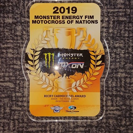 Rene Hofer - MXoN Assen/NED Rene Hofer zur MXoN in Assen/NED Zum ersten Mal in meiner Karriere wurde ich ausgewählt für das TEAM Österreich beim 73. Motocross of Nations in Assen/NED an den Start zu gehen.Mit Rang 11 in meinem Qualyfing Race konnte i...