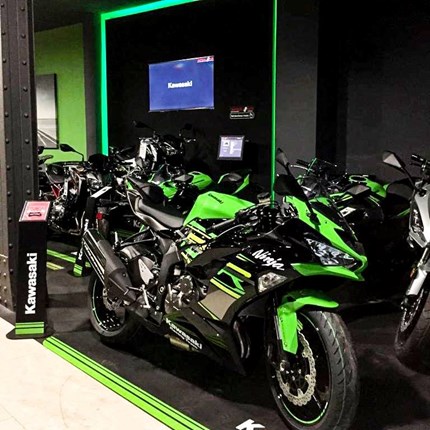 Nuestra Empresa - Kawasaki SOBRE GRUPO MÁQUINA MOTORS:Las actividades de Grupo Maquina Motorscomprenden la comercialización de motocicletas nuevas y de ocasión, además contamos con un importante servicio técnico de reparación, venta de accesorios, e...