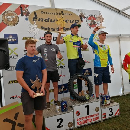 Kilian Zierer - ÖEC Finale in Rohr am Gebirge 2. Platz beim Österreichischer- Endurocup Finale in Rohr am GebirgeTraumhaftes Wetter, herrliche Strecke, was will man mehr.Ein spannendes Rennen bis zum Schluss, mit dem 2. Platz als Ergebnis.
Ein tolles ÖEC Jahr geht hie...
