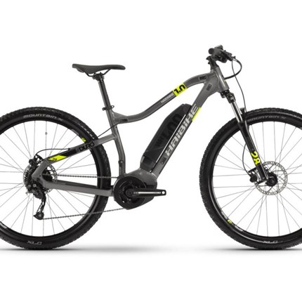 Haibike HardNine 1.0, Gr.S und M SDURO HardNine 1.0400Wh, 9-G AltusGröße: S - Höhe 40cm und M - Höhe 45cm Rahmen: Aluminium 6061, Scheibenbremse Post Mount Motor: Yamaha Side Switch, 250W, 70Nm, 25km/h Display: Yamaha Side Switch 1.7“; 7 Funktionen Batte...