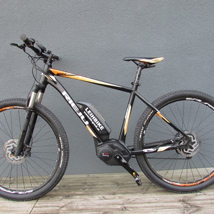 Rieju MRT Cross - gebraucht MRT CROSS 2 PERFORMANCE CX 500 XTKilometer: 1845Rahmen : AluminiumRahmengröße : 52cmGabel : ROCK SHOXFelgen : Ambrosio XoverSchaltwerk : Shimano Deore XT 10 SpeedSchalthebel : Shimano SLX 11 SpeedBremse vorne : Scheibenbre...