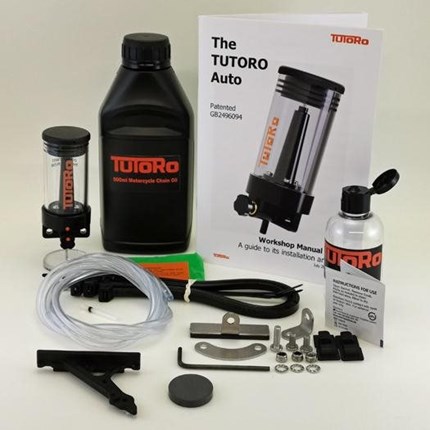 TUTORO Kettenöler Ein TUTORO Kettenöler schaltet sich ein wenn Du fährst ...... und schaltet sich aus, wenn Du stehen bleibst. Keine Kabel- sprich kein Strom und auch kein Unterdruck erforderlich..... also ganz einfach!Preis: 148,50Für wei...