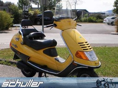 Gebrauchtmotorrad Piaggio Hexagon 150