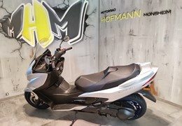 Neumotorrad Suzuki Burgman 400 Neumotorrad Suzuki Burgman 400