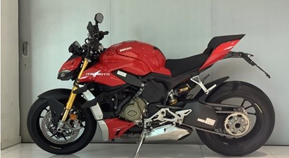 Neumotorrad Ducati Streetfighter V4