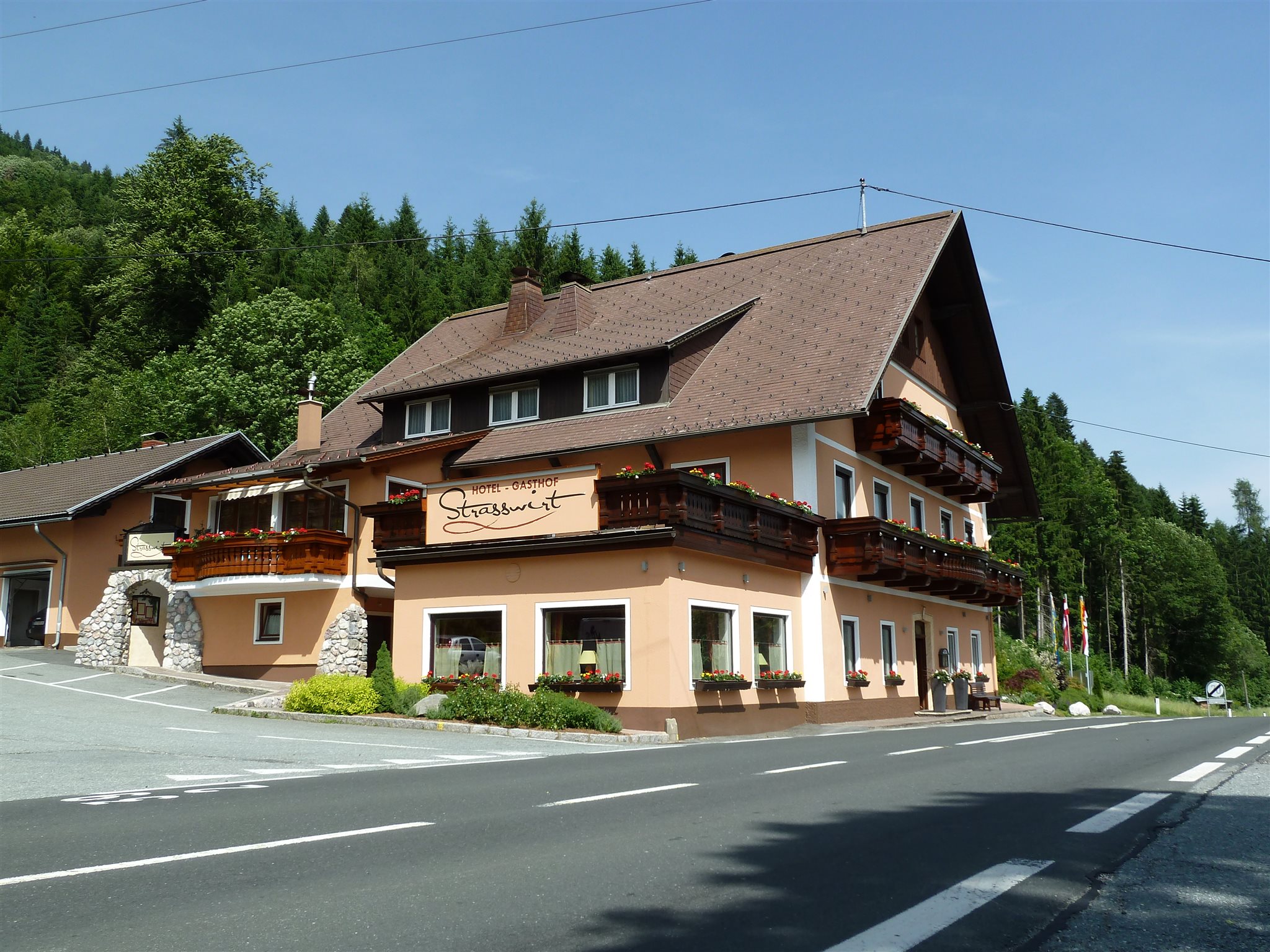 Motorrad Hotel MoHo Hotel-Gasthof Strasswirt
