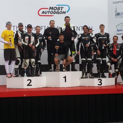 Streifeneder – Cup 2016 in Most Ein Rennwochenende mit Höhen und Tiefen. Zum einen war uns der Wettergott nicht immer wohlgesonnen und zum Anderen gab es auch Ausfälle durch versa...