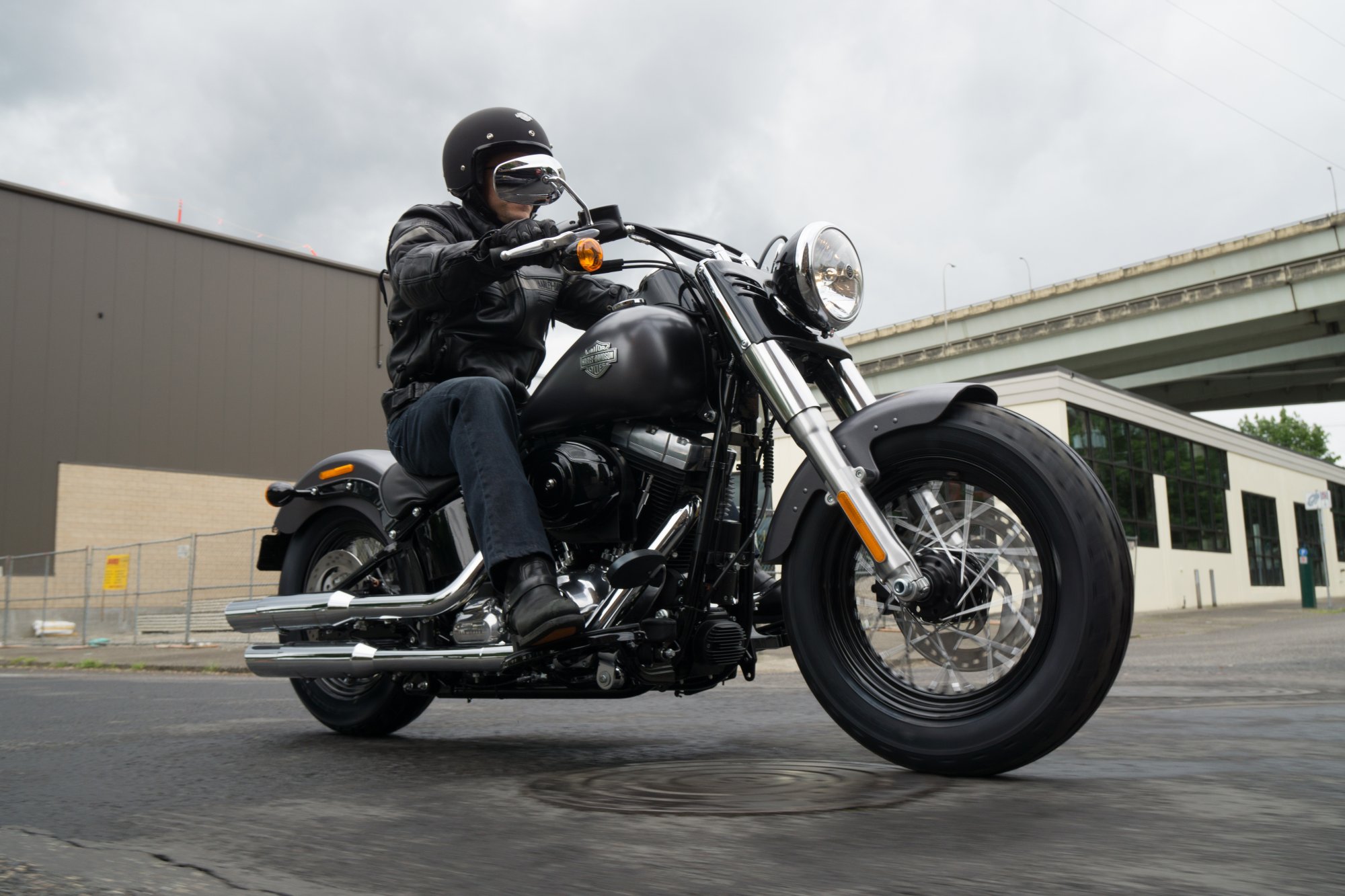 Harley-Davidson Softail Slim FLS Bilder und technische Daten