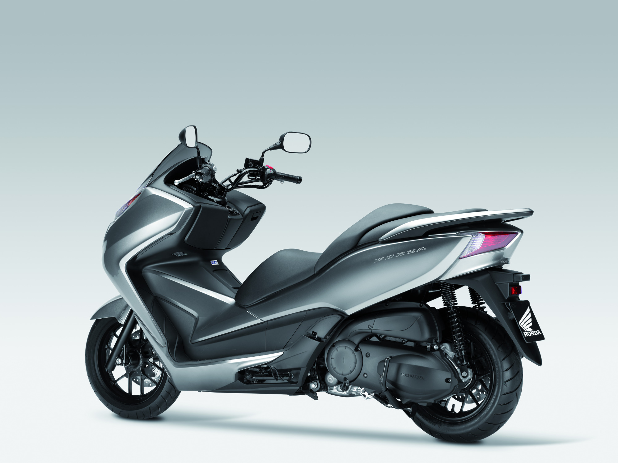 Honda NSS 300 Forza Bilder und technische Daten