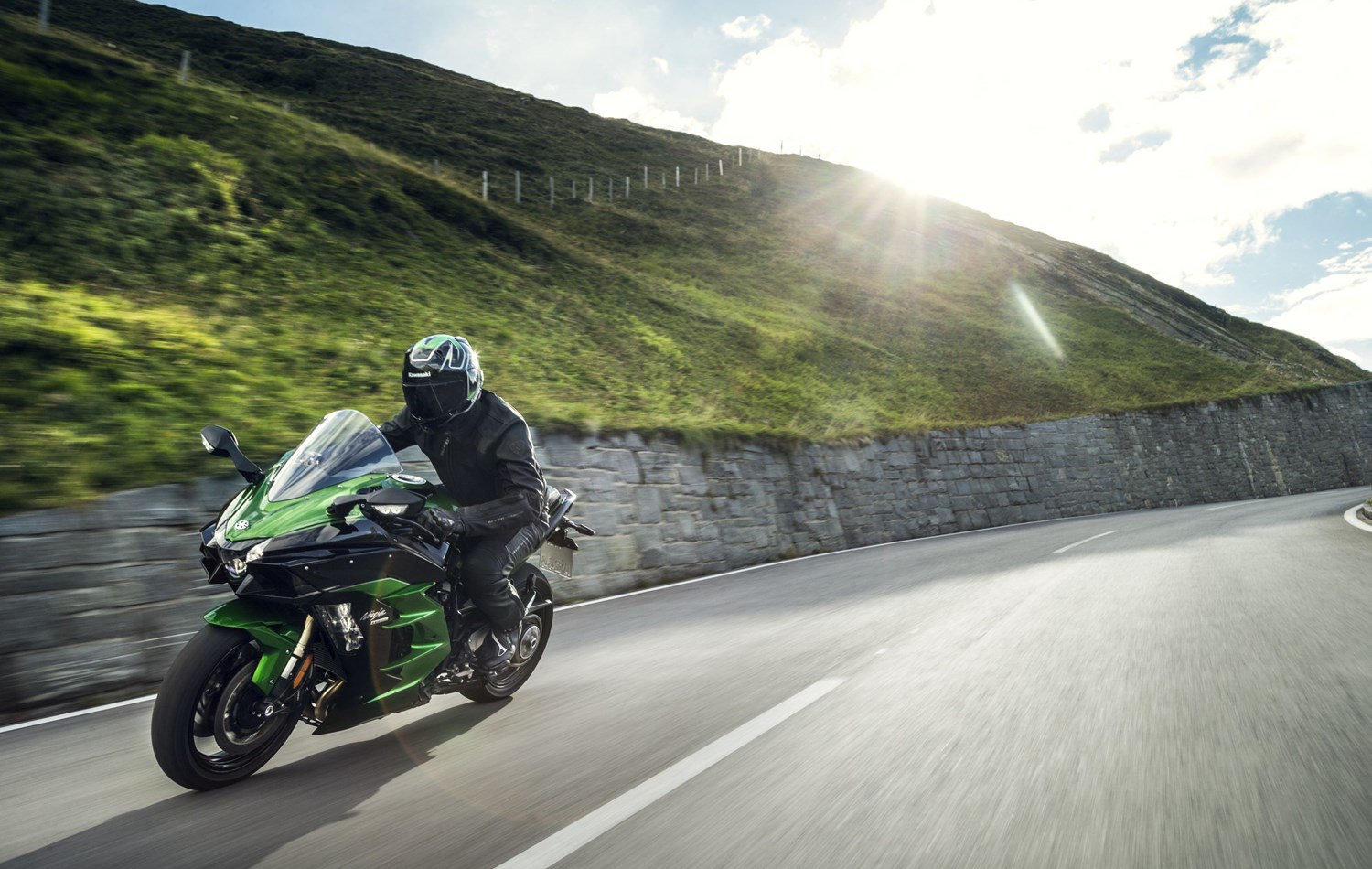 Kawasaki Ninja h2 SX se Performance Tourer