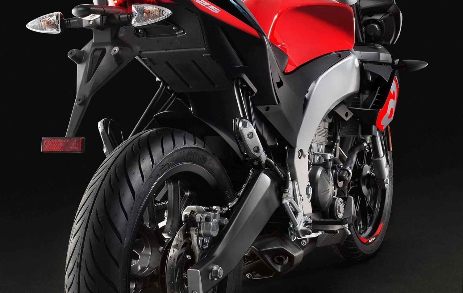  Aprilia  Tuono  125  Alle technischen Daten zum Modell 