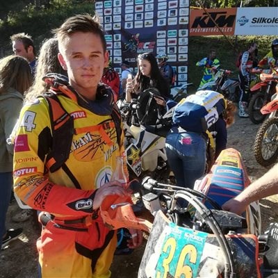 "Grande Finale" beim letzten ACC Rennen dieser Saison im oberösterreichischen Mattighofen! Nochmal richtig spannend wurde es beim fünften und somit letzten Rennen der Austrian Cross Country ... Weiter >>