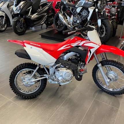 Honda CRF110 F
Ab jetzt bei uns zu besichtigen!
Das ideale Bike für Kinder mit E-Starter
Um nur 259... Weiter >>
