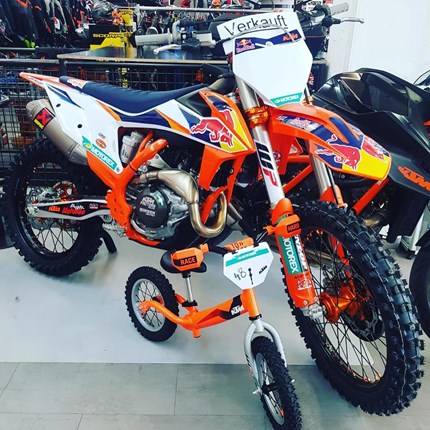 KTM Laufrad für Kinder !!
KTM Laufrad für Kinder !!
Bei uns erhältlich !!