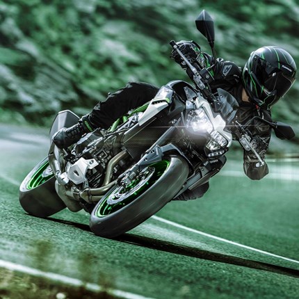 Kawasaki 2021 News Z900
Soeben wurden die Farben für die neue Kawasaki Z 900 2021 veröffentlich!
Vorbestellung jederzeit möglich.... Weiter >>
