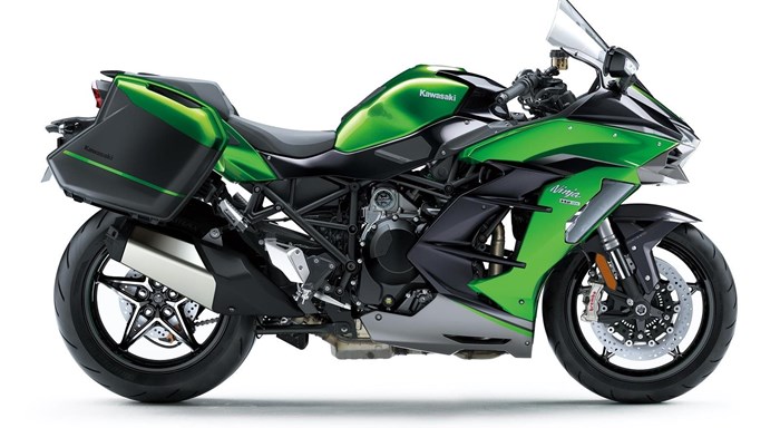 NINJA H2 SX- UND VERSYS-MODELLE MIT KOSTENLOSEM KOFFERSET